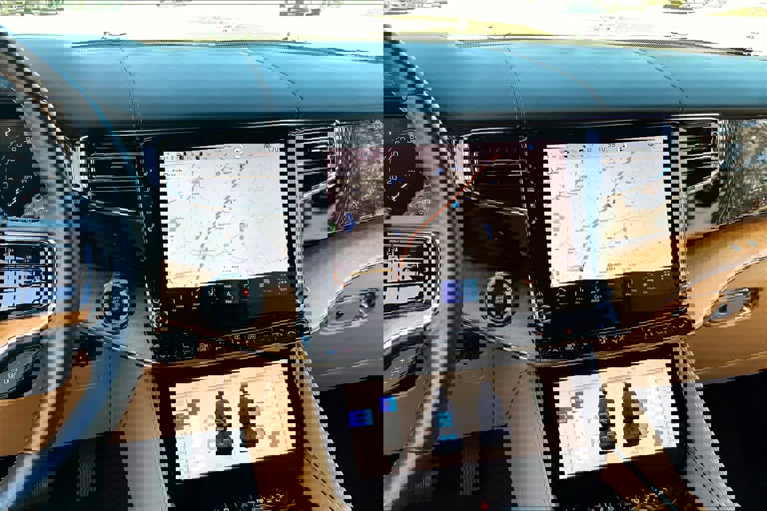 Used 2022 Jeep Grand Wagoneer Series III w/ HD Trailer Tow Package image 6