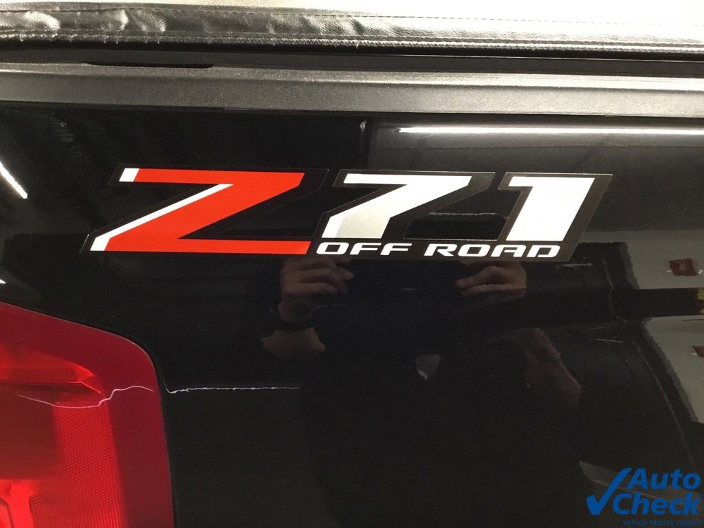 Used 2018 Chevrolet Silverado 1500 LTZ Z71 w/ LTZ Plus Package AWD/4WD image 21