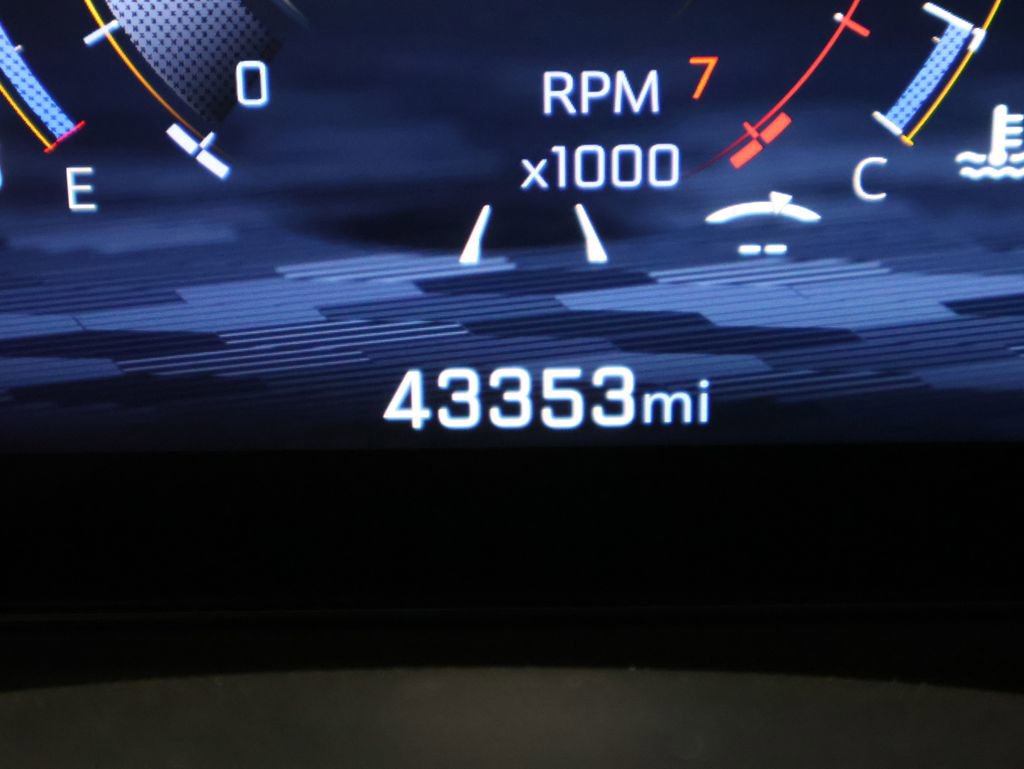 Used 2024 Chevrolet Traverse LT image 40