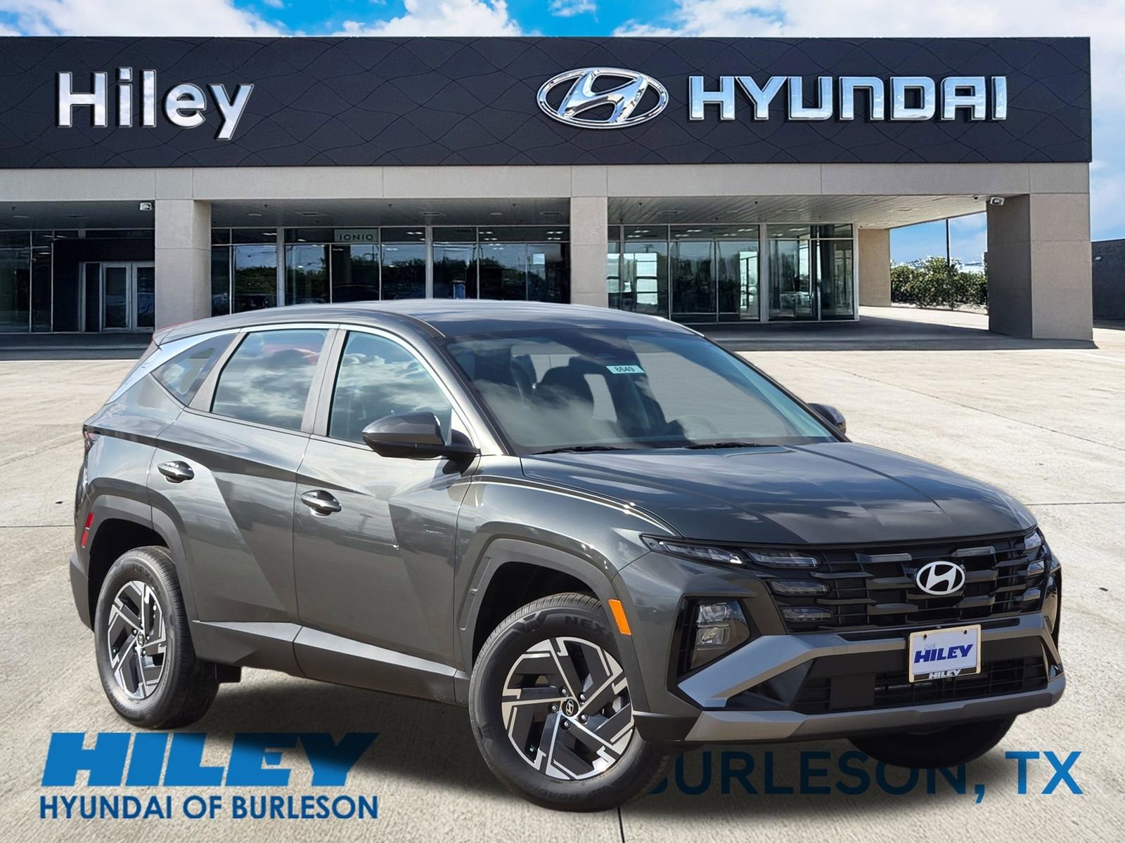 New 2026 Hyundai Tucson Blue SE image 1