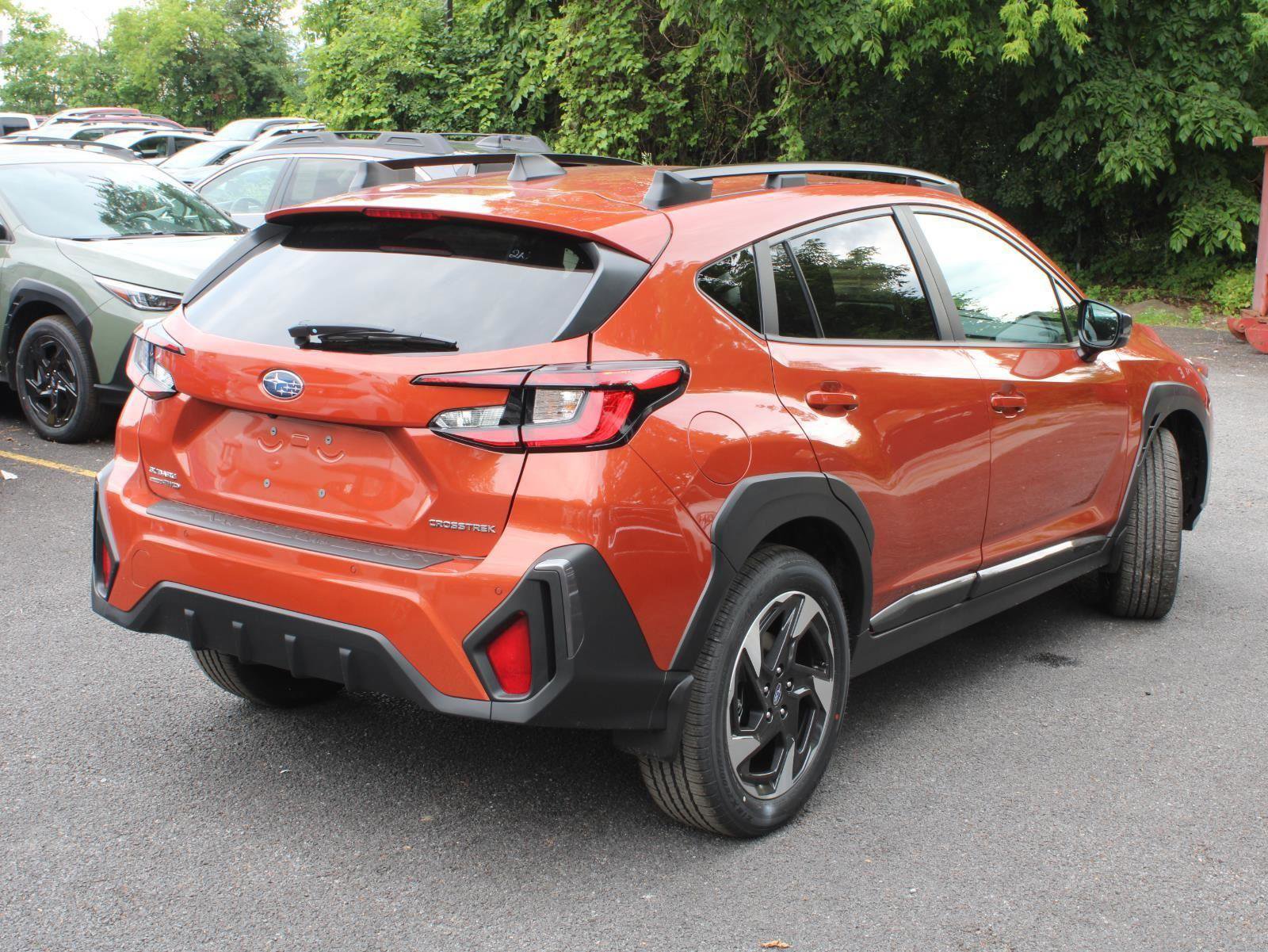 New 2025 Subaru Crosstrek 2.5i Limited w/ Popular Package #4A image 9