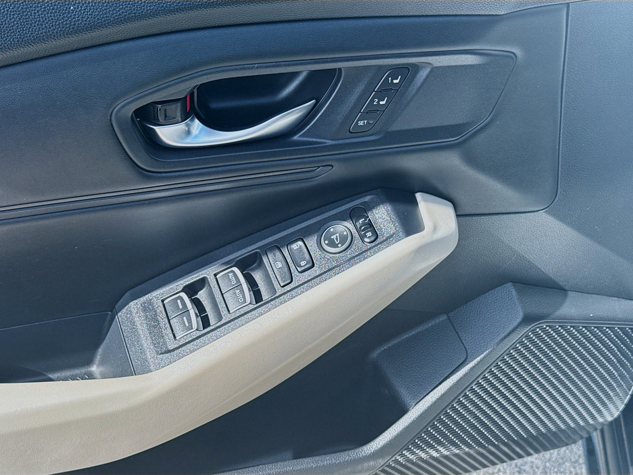 Used 2023 Honda Accord EX-L image 16