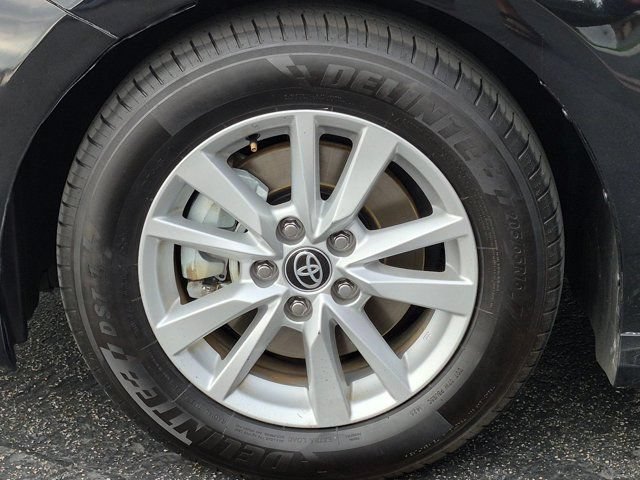 Used 2025 Toyota Camry LE FWD image 13