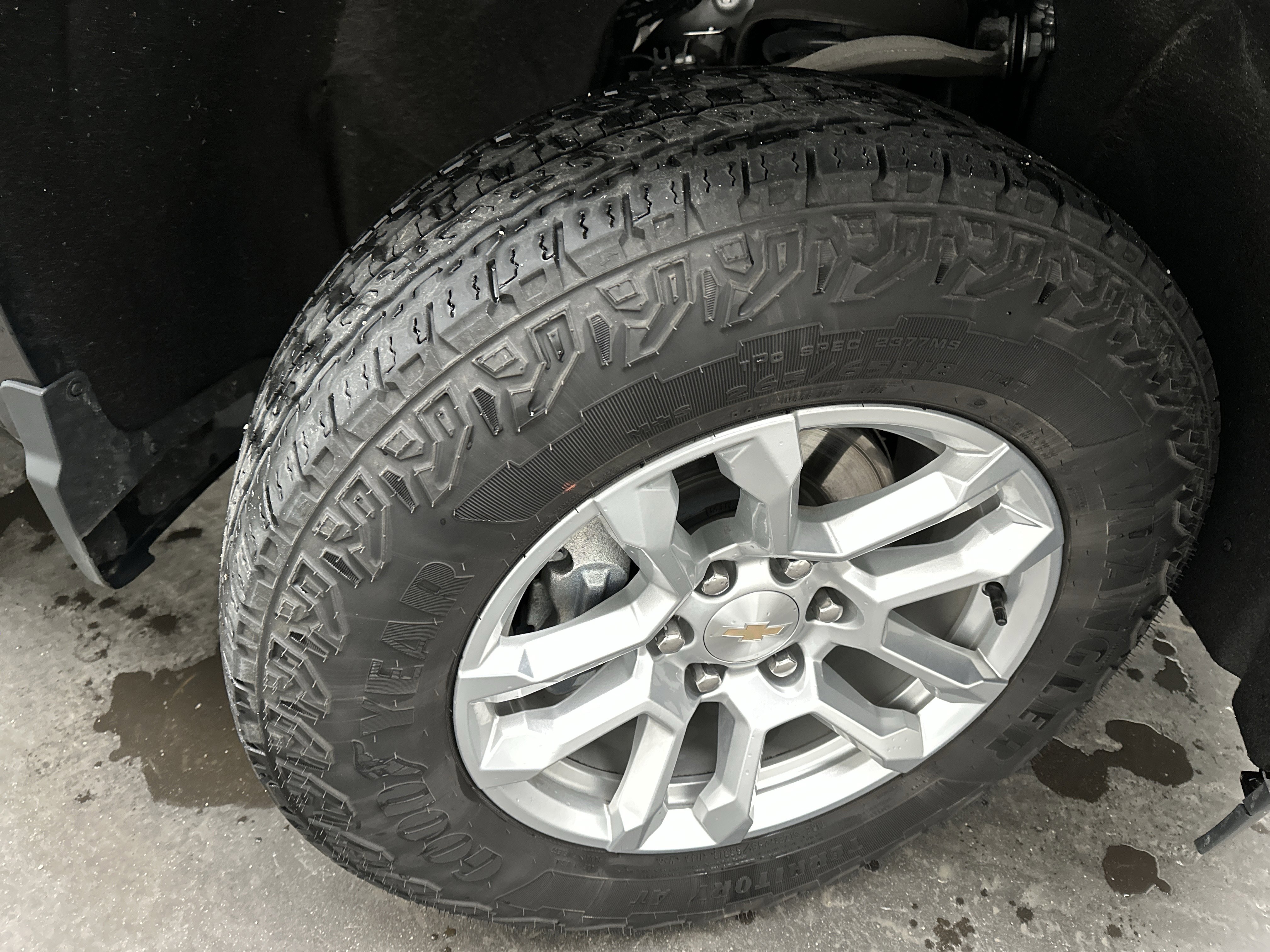 Used 2024 Chevrolet Silverado 1500 LT w/ Z71 Off-Road Package image 11
