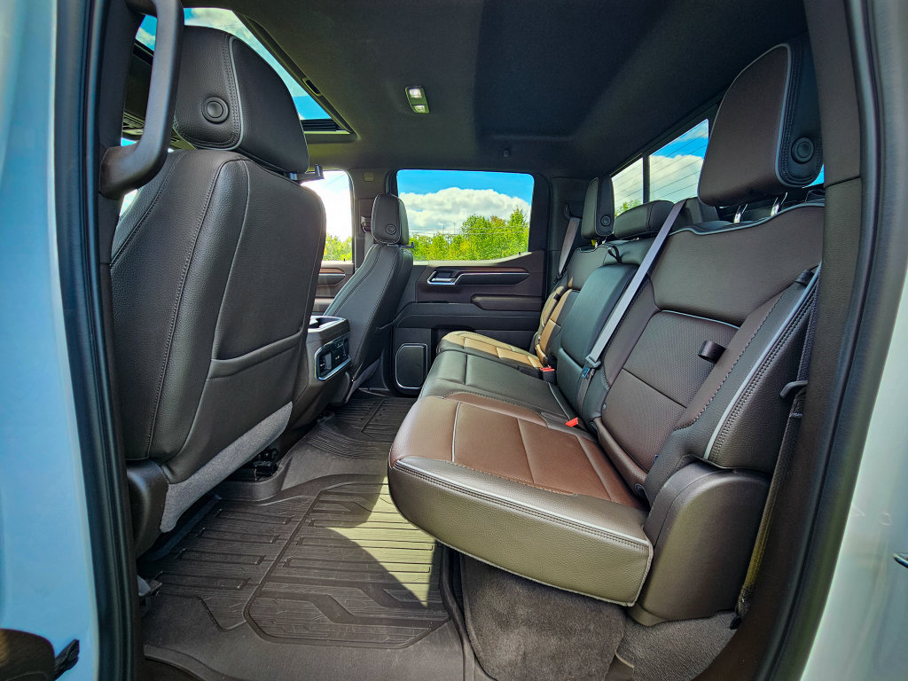 Used 2024 GMC Sierra 1500 Denali w/ Denali Reserve Package AWD/4WD image 39