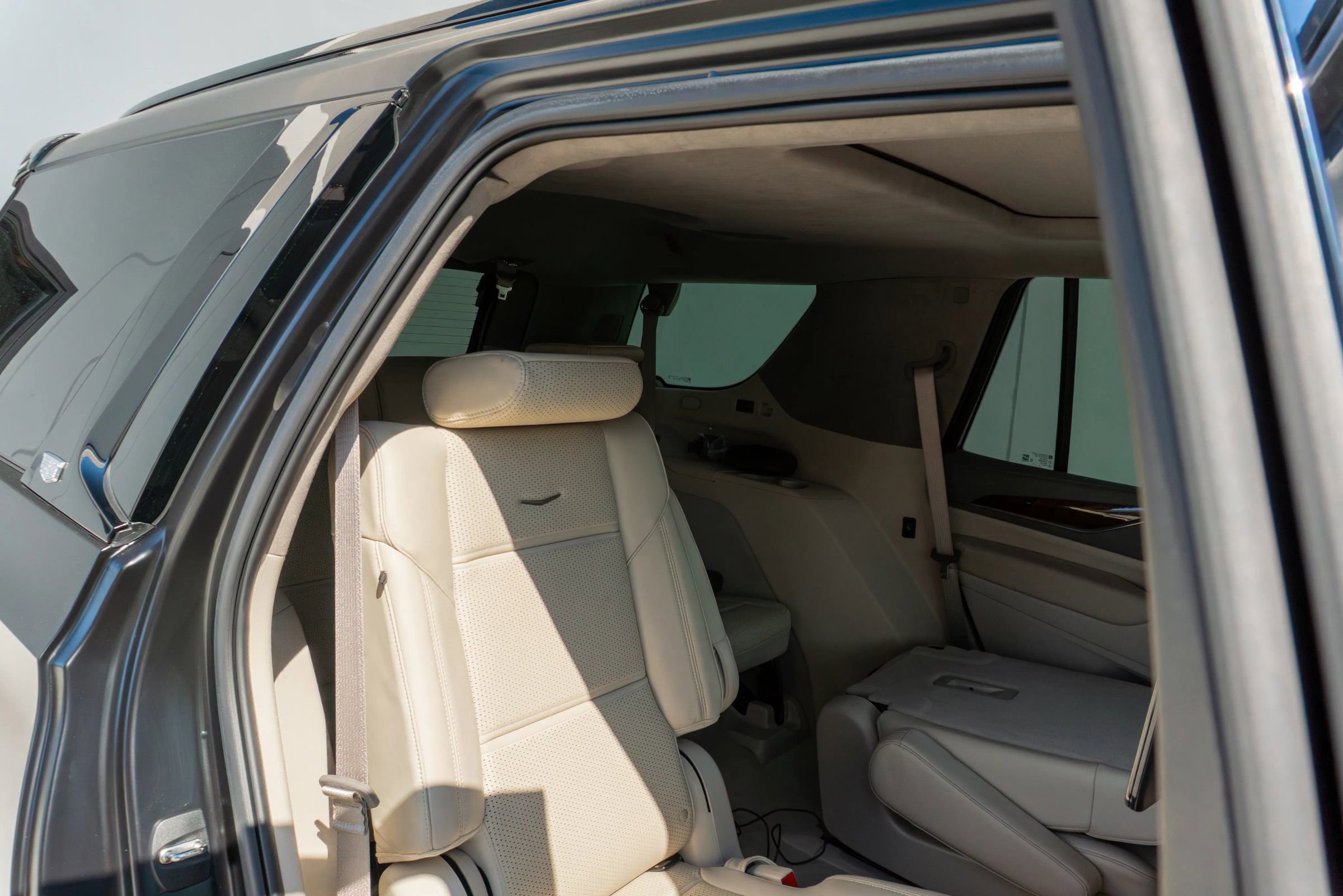 Used 2024 Cadillac Escalade Sport Platinum w/ LPO, ONYX Package image 55