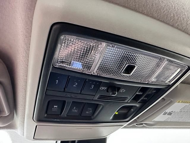 Used 2022 Toyota 4Runner Limited AWD/4WD image 33