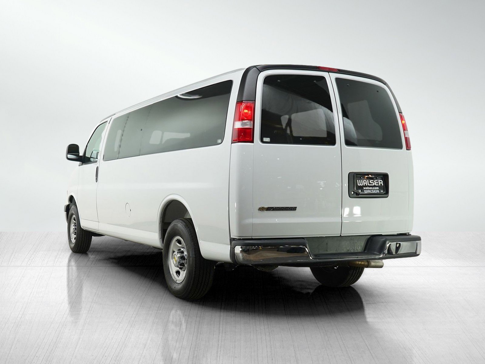 Used 2025 Chevrolet Express 3500 LT w/ LT Preferred Equipment Group image 3