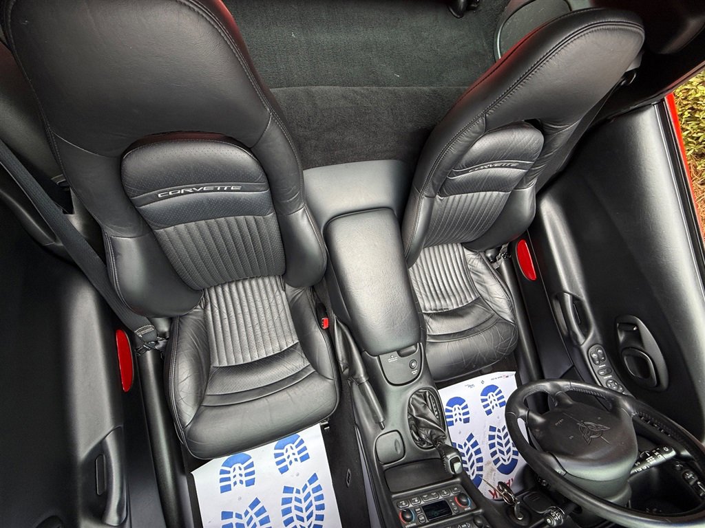 Used 2004 Chevrolet Corvette Coupe w/ Roof Package image 60