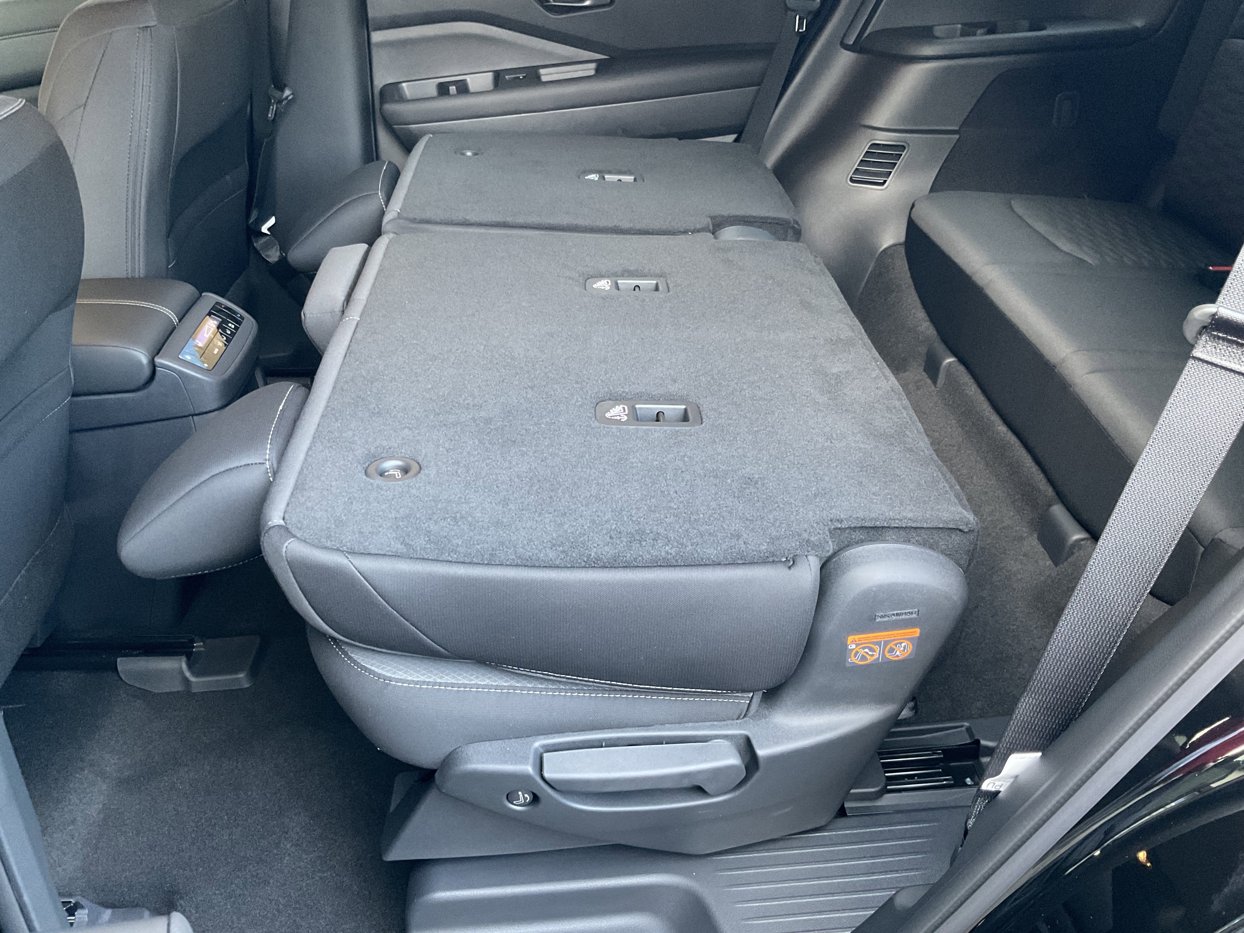 Used 2025 Nissan Pathfinder SV AWD/4WD image 41