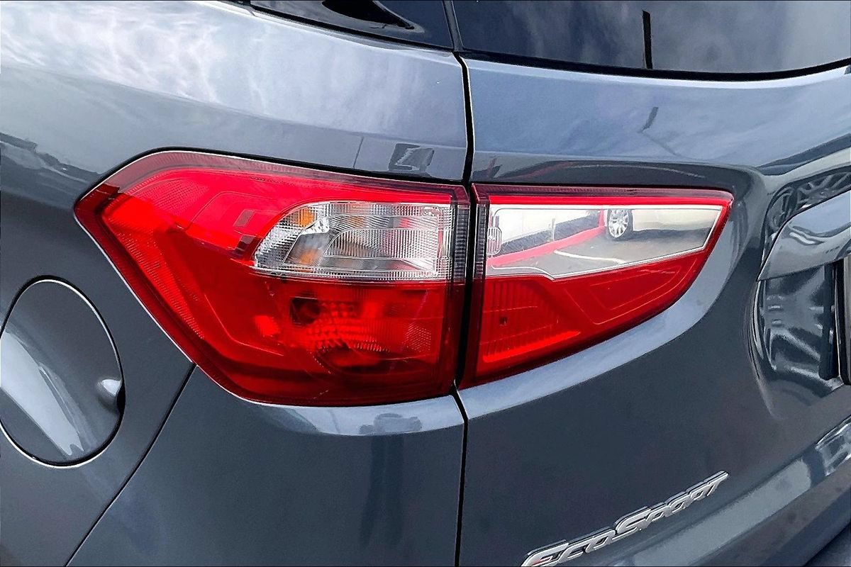 Used 2021 Ford EcoSport SE FWD image 34