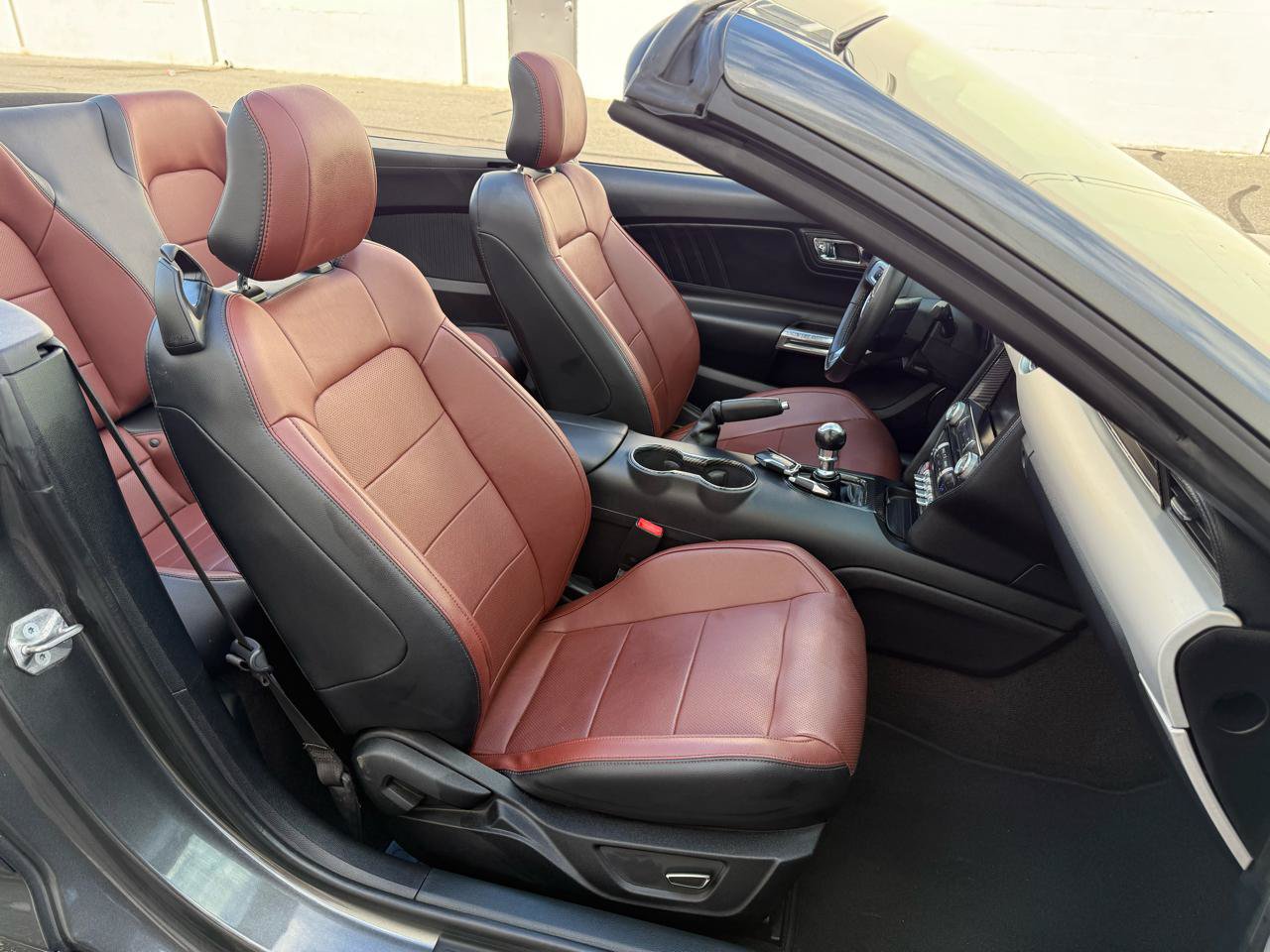 Used 2015 Ford Mustang GT Premium RWD image 3