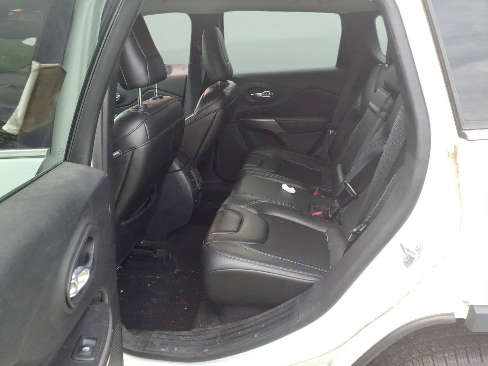 Used 2019 Jeep Cherokee Latitude Plus w/ Comfort/Convenience Group AWD/4WD image 7