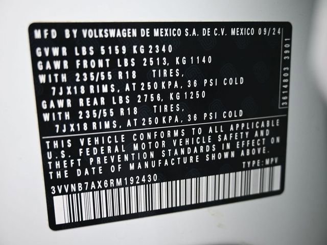 Used 2024 Volkswagen Tiguan SE FWD image 9