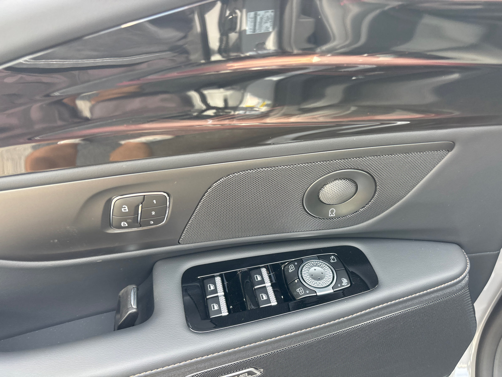 New 2026 Lincoln Nautilus Reserve w/ Jet Appearance Package AWD/4WD image 12