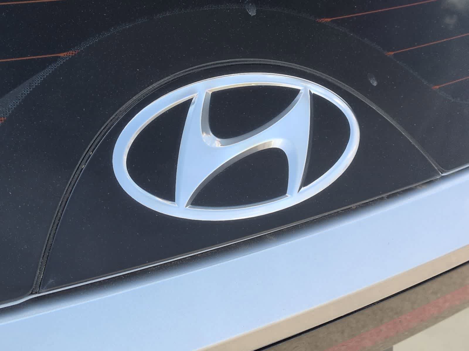 Used 2022 Hyundai Tucson SE image 12
