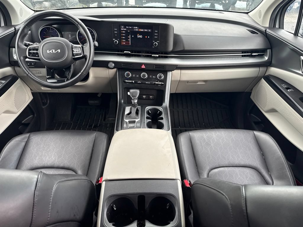Used 2023 Kia Carnival LX FWD image 11