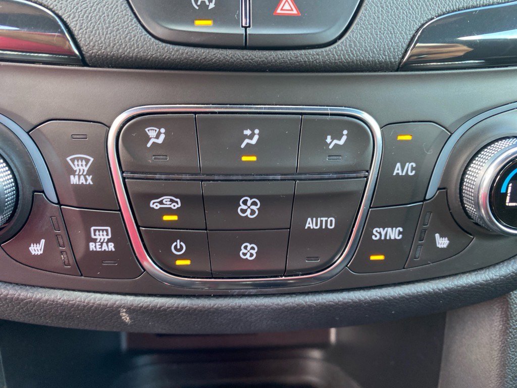 Used 2022 Chevrolet Equinox RS image 15