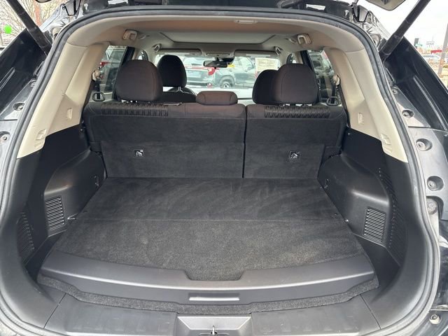 Used 2019 Nissan Rogue SV w/ Premium Package image 28