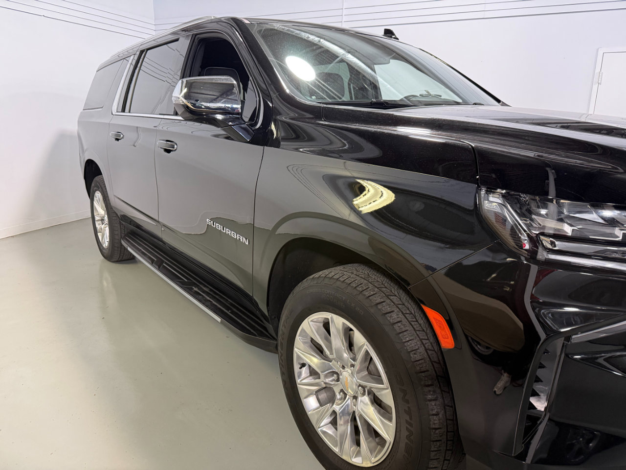 Used 2023 Chevrolet Suburban Premier image 30