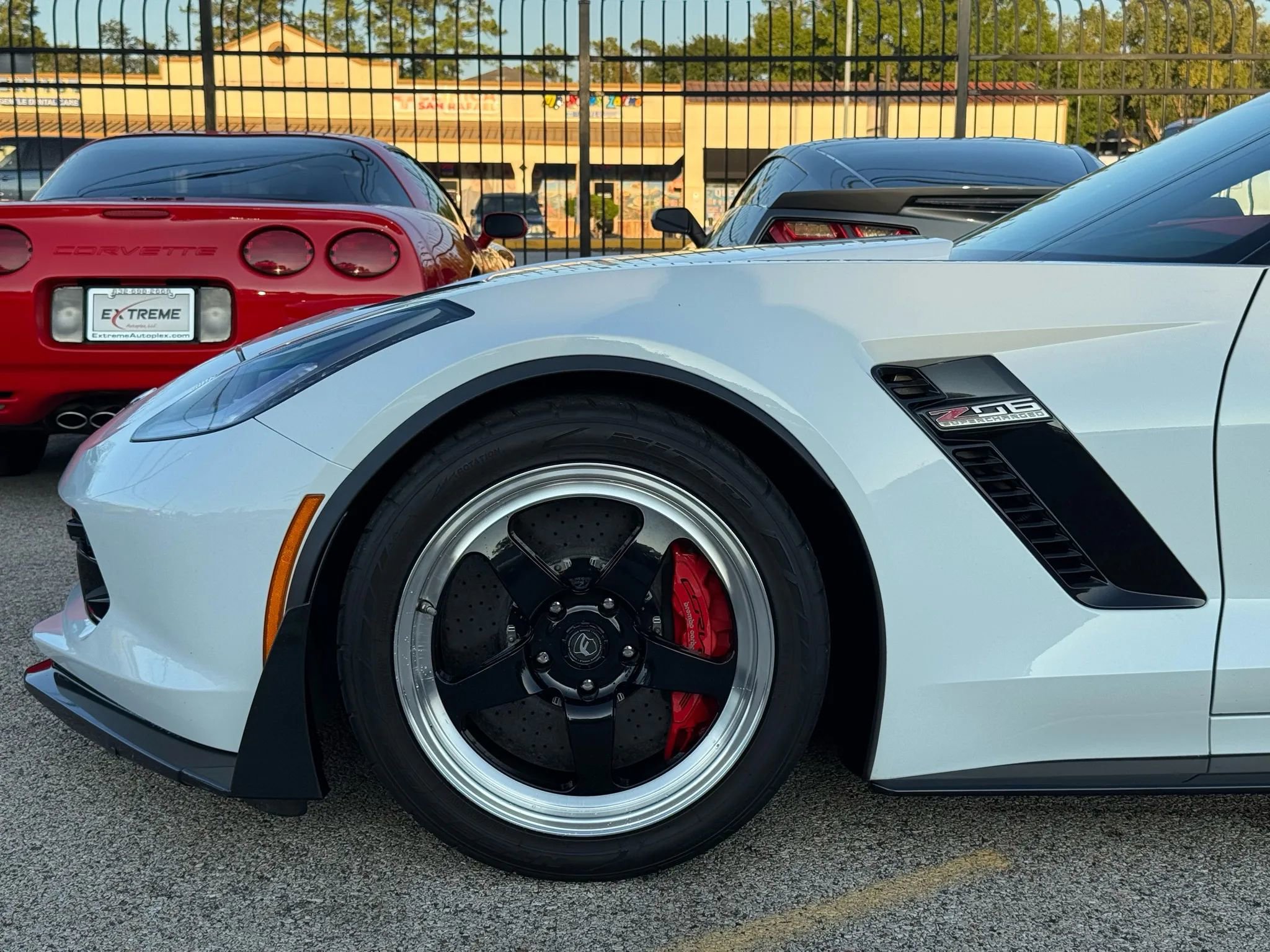 Used 2016 Chevrolet Corvette Z06 w/ 3LZ Preferred Equipment Group image 13