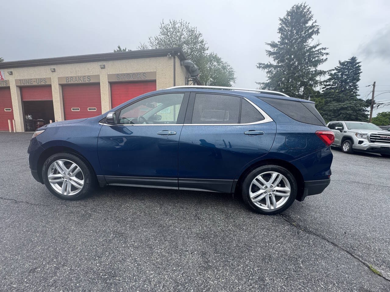 Used 2020 Chevrolet Equinox Premier AWD/4WD image 3