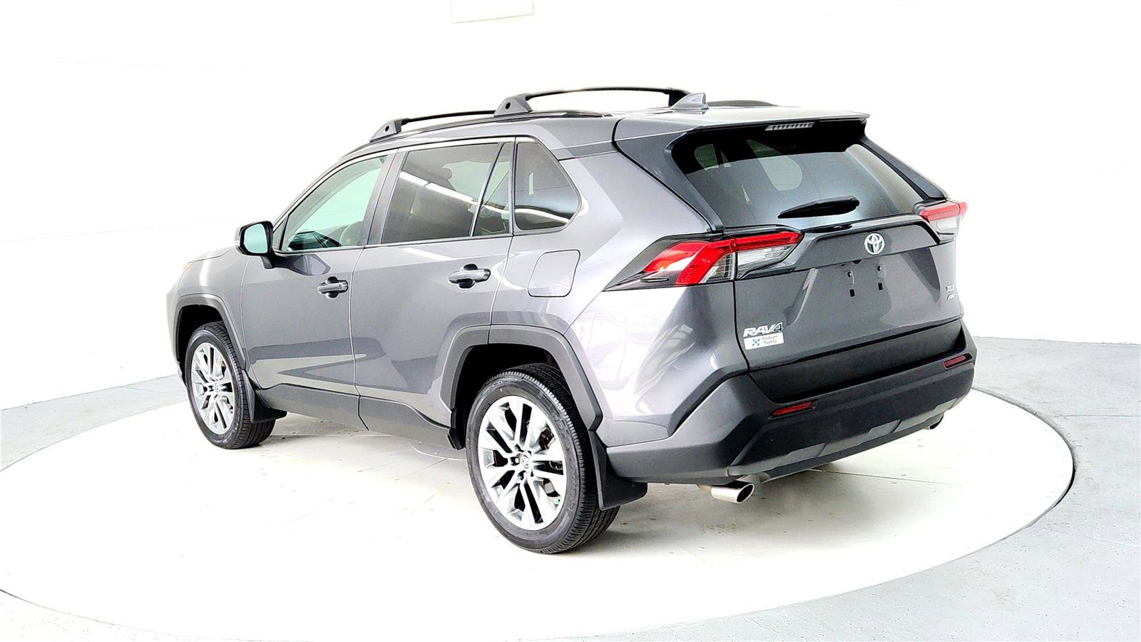 Certified 2022 Toyota RAV4 XLE Premium image 4