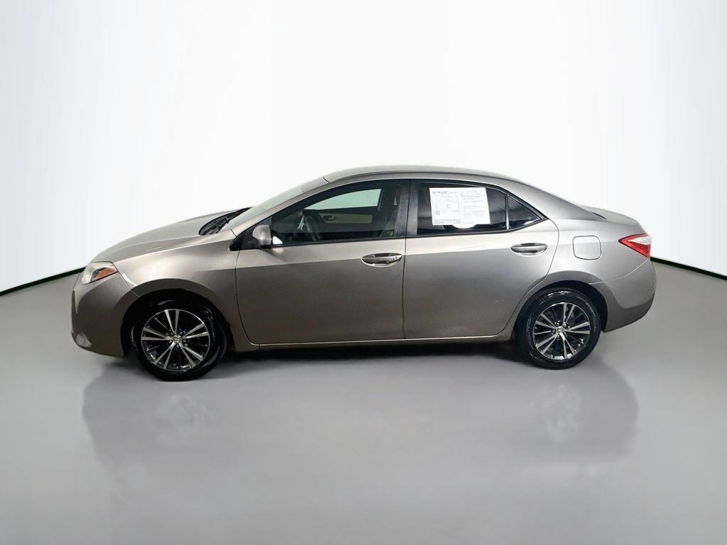 Used 2016 Toyota Corolla LE FWD image 4