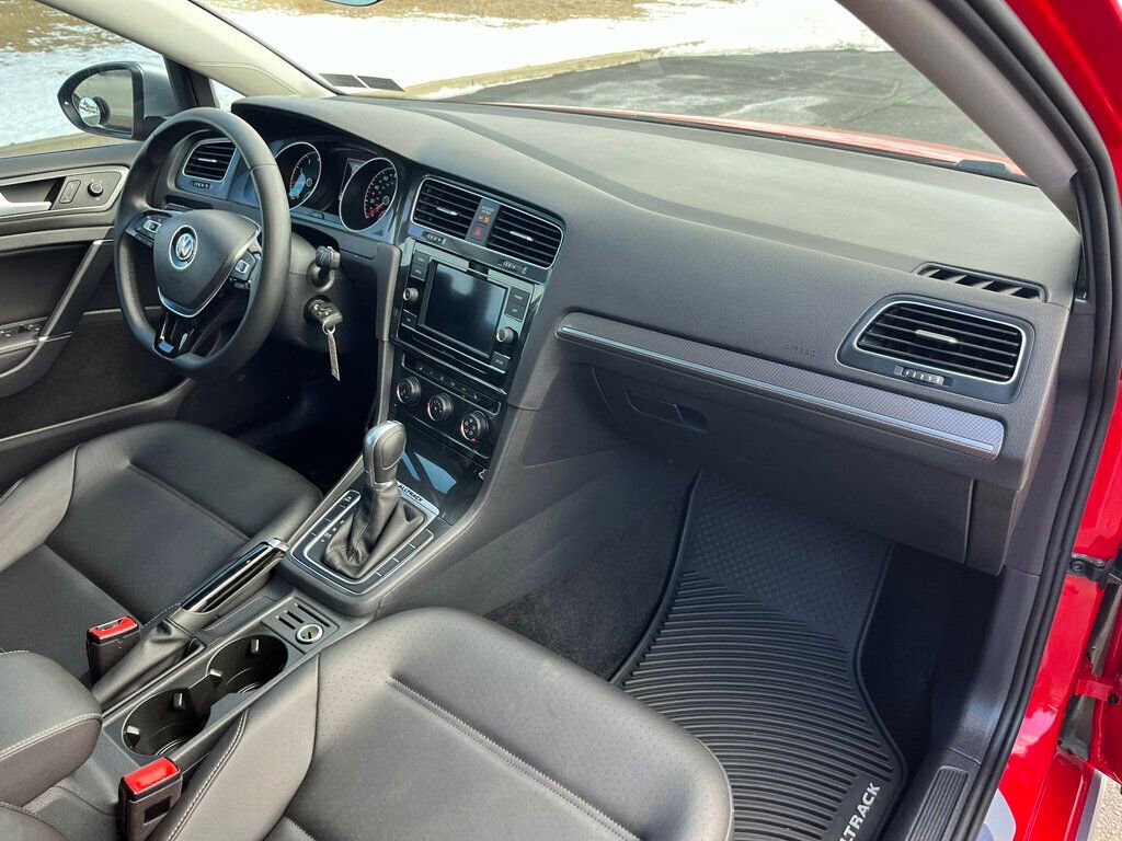 Used 2019 Volkswagen Golf Alltrack SE image 13