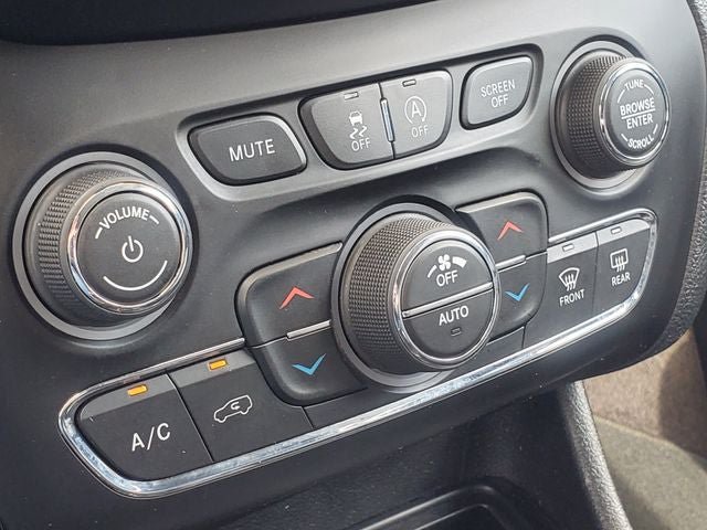 Used 2019 Jeep Cherokee Limited w/ Trailer Tow Group AWD/4WD image 20
