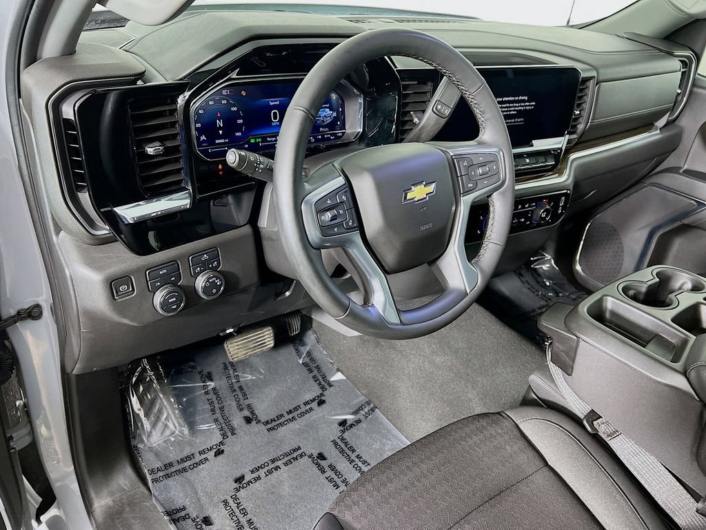 Used 2024 Chevrolet Silverado 1500 LT AWD/4WD image 9