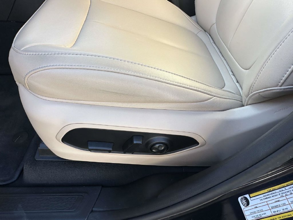 Used 2024 Jeep Grand Cherokee Limited AWD/4WD image 19