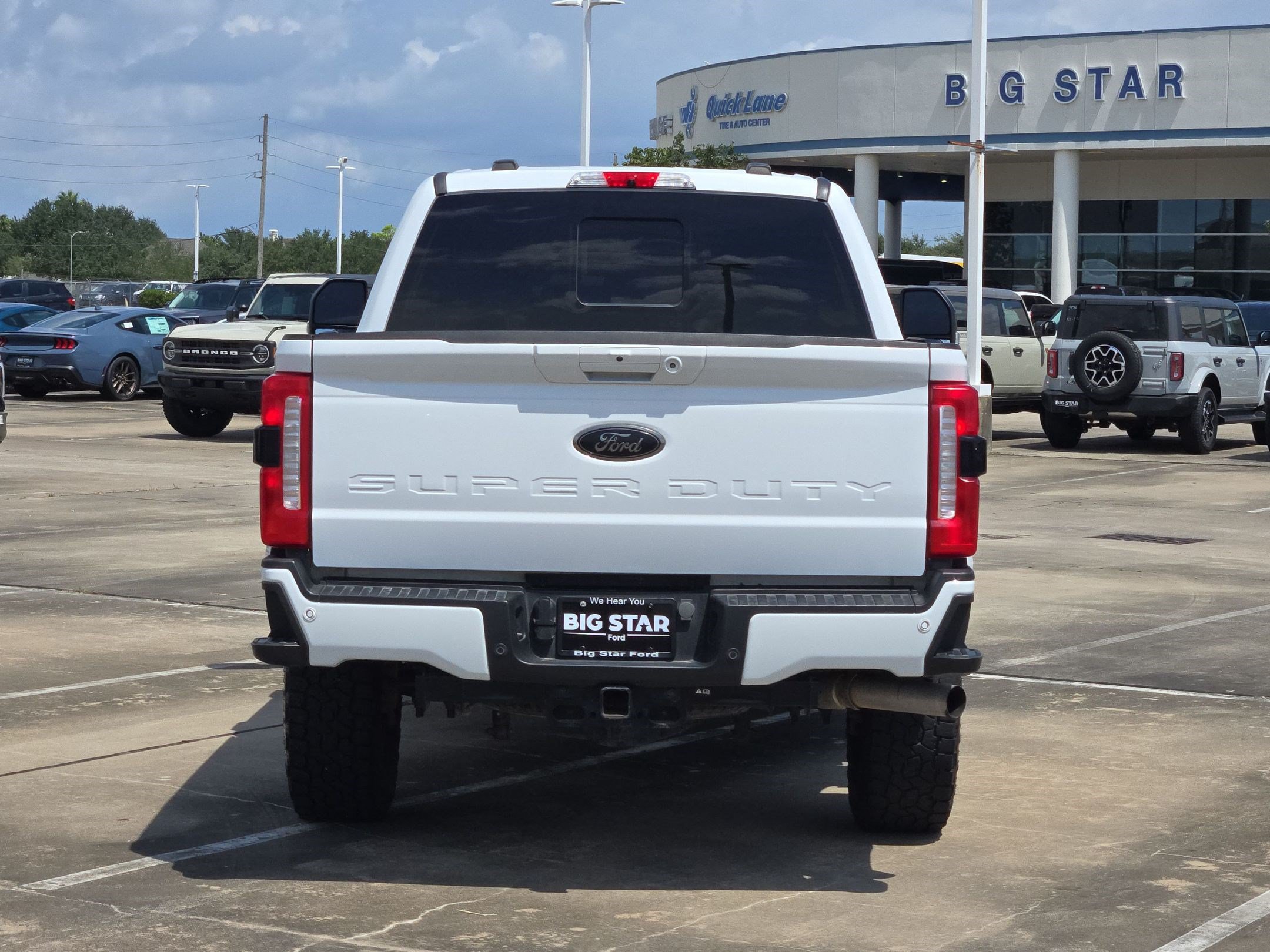 Used 2024 Ford F250 Lariat w/ Black Appearance Package AWD/4WD image 6