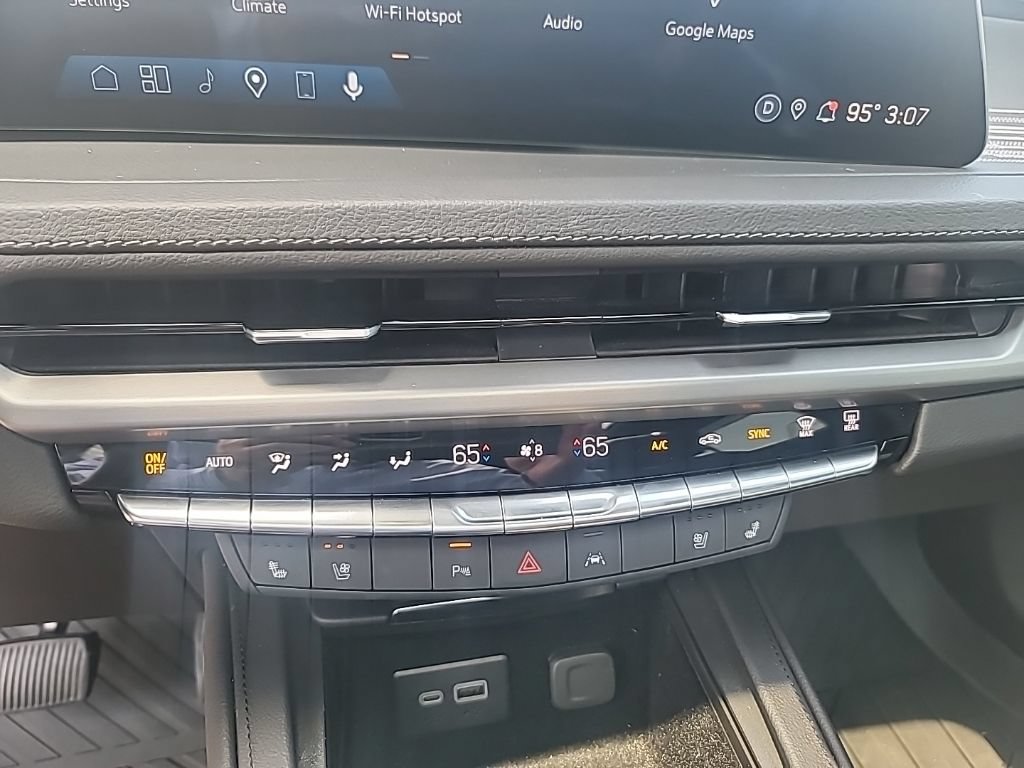 Used 2024 Cadillac XT4 Premium Luxury w/ Technology Package FWD image 26