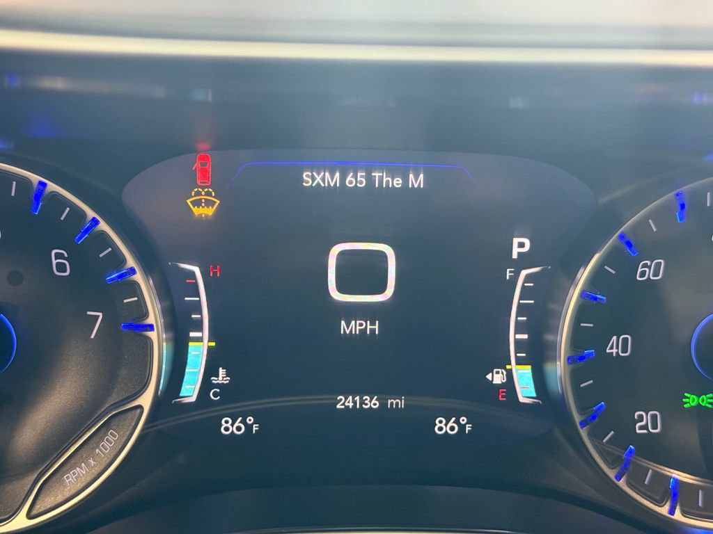 Used 2025 Chrysler Pacifica Limited FWD image 16
