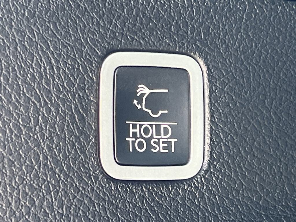 New 2025 Jeep Wagoneer L Series II w/ Convenience Group I image 32