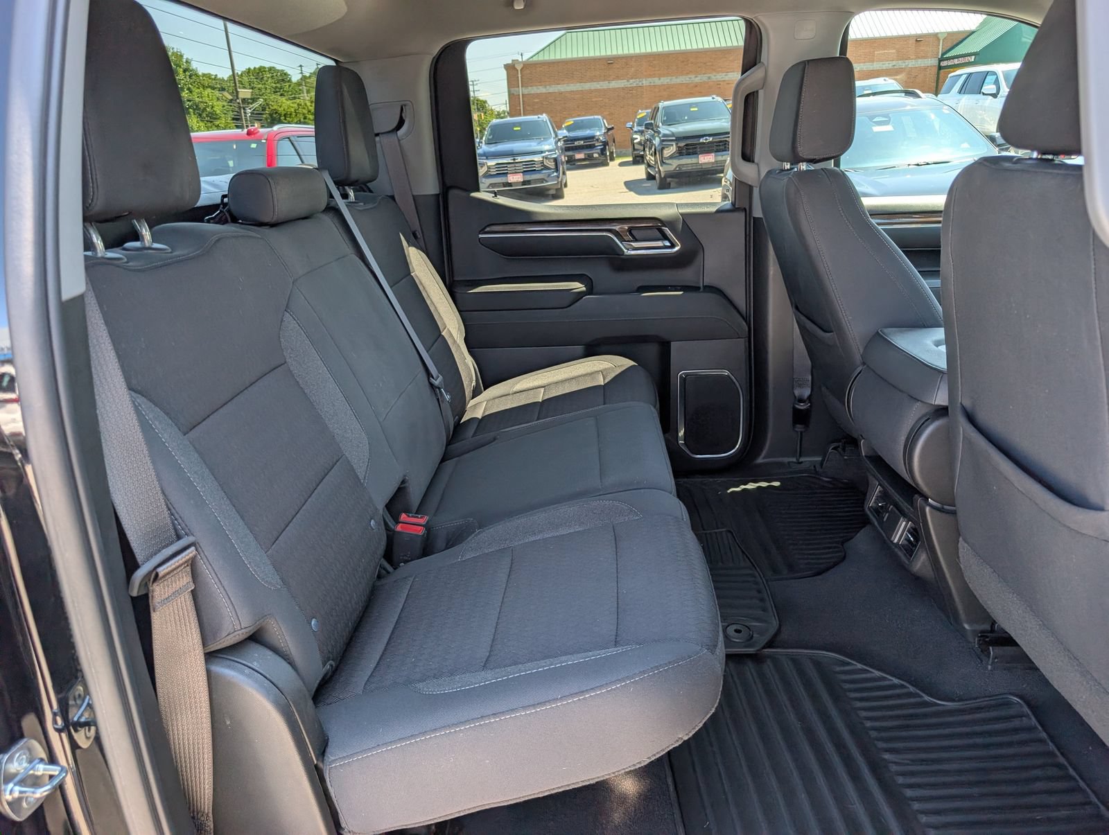 Used 2023 Chevrolet Silverado 1500 LT AWD/4WD image 12