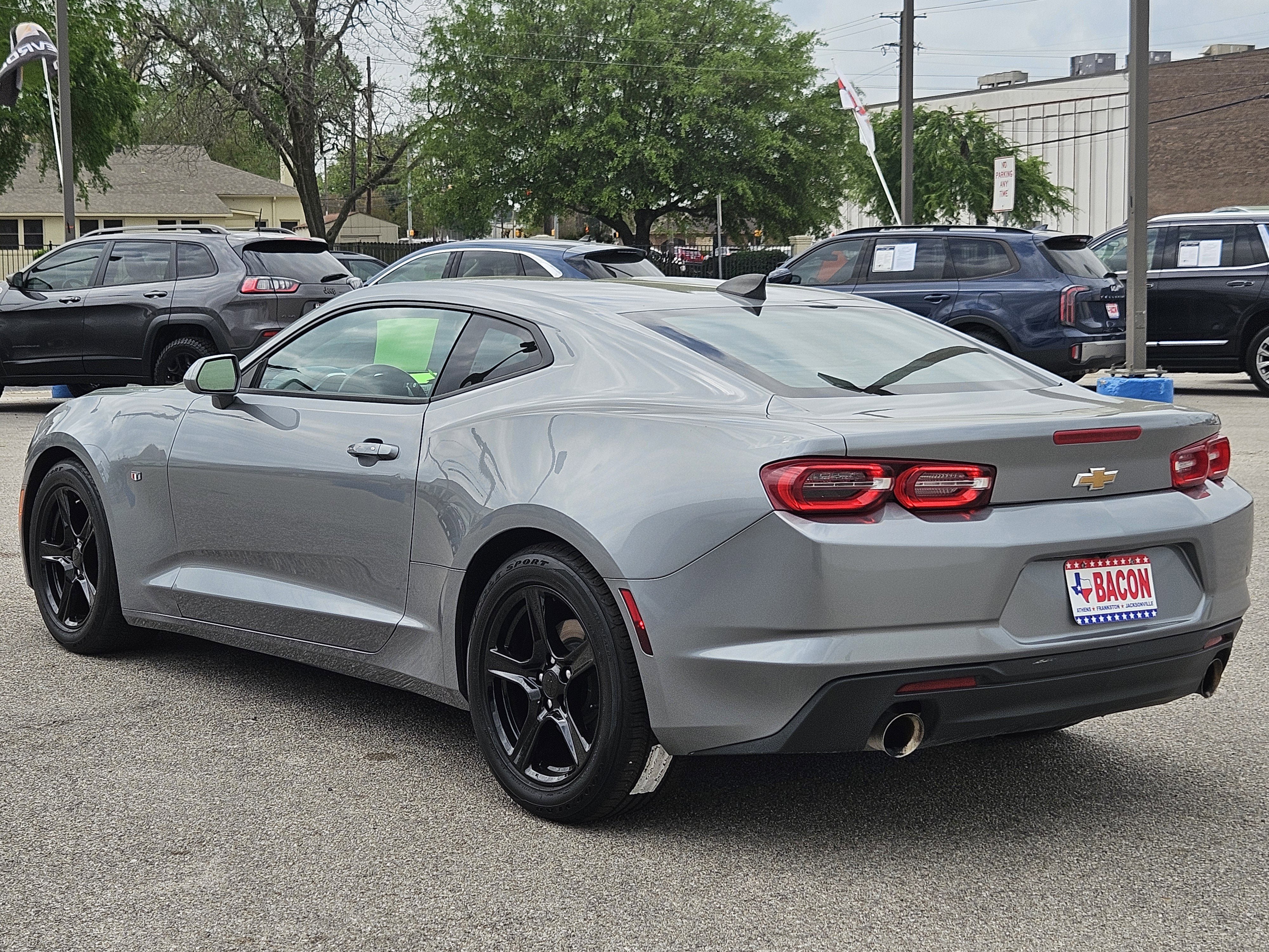 Used 2023 Chevrolet Camaro LT RWD image 6