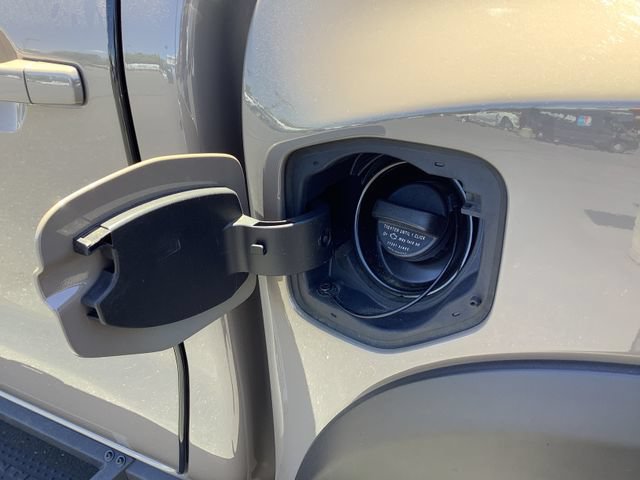 Used 2023 Nissan Frontier Pro-X w/ Pro Convenience Package RWD image 21