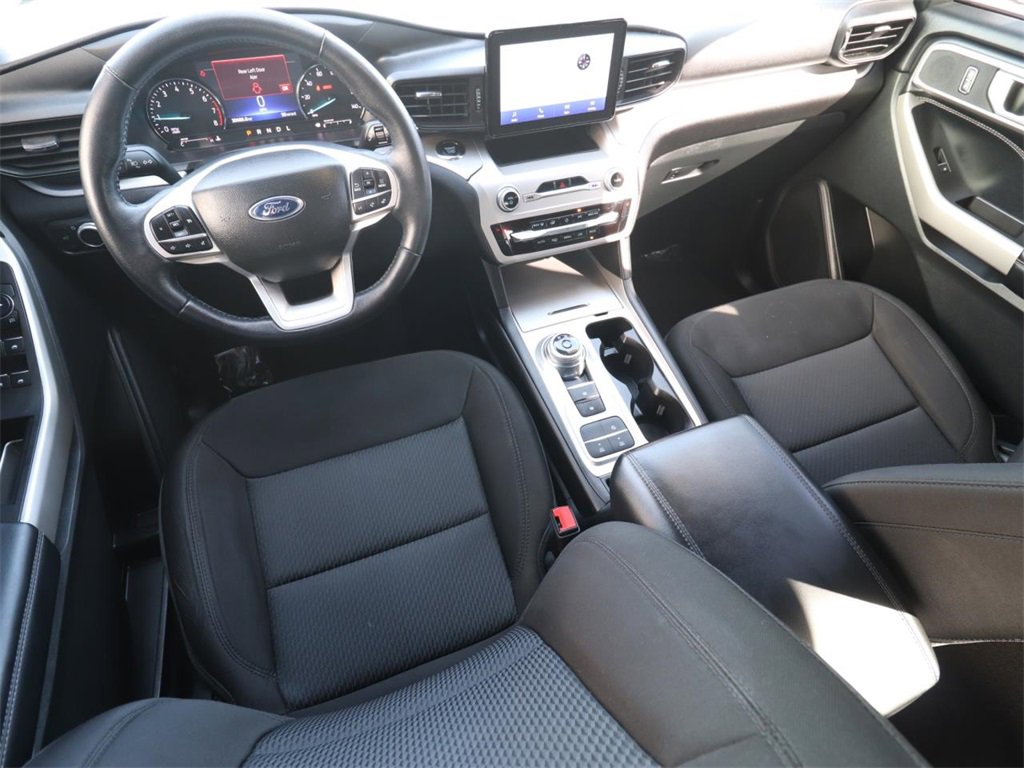 Certified 2022 Ford Explorer XLT image 6