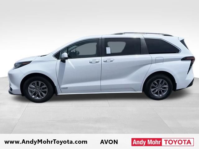 Used 2021 Toyota Sienna LE w/ LE Plus Package FWD image 5