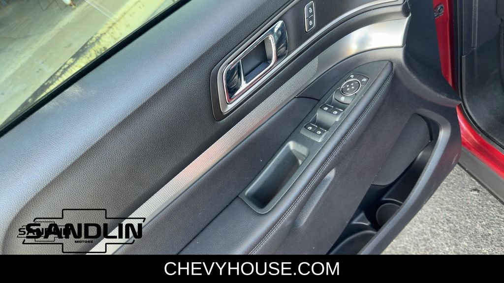 Used 2019 Ford Explorer XLT w/ Equipment Group 202A image 15