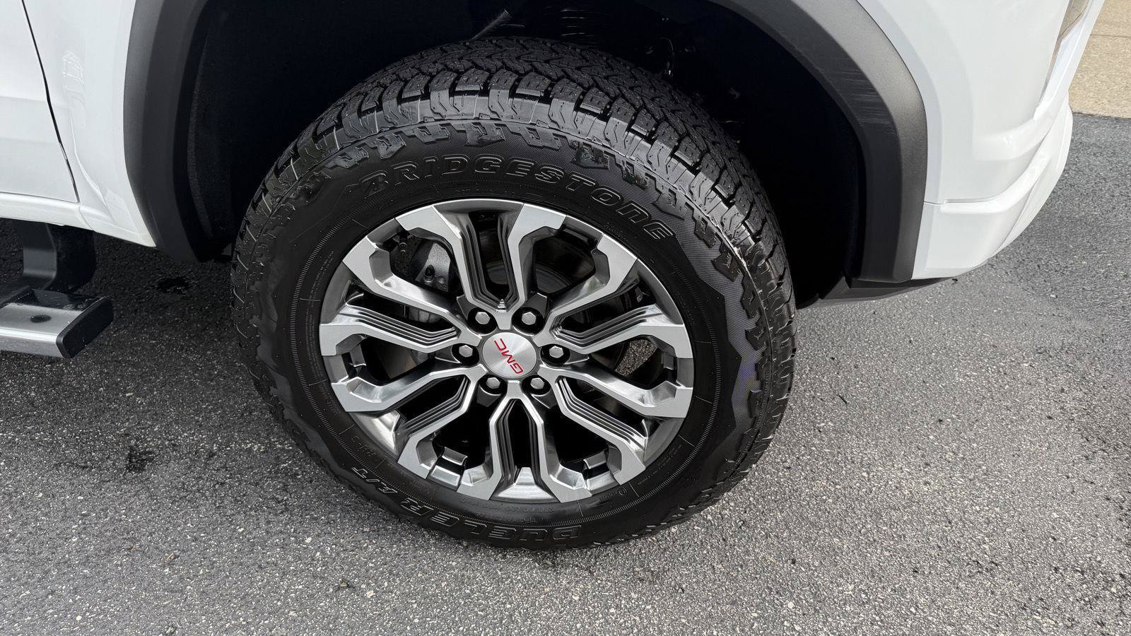 Used 2023 GMC Canyon Denali AWD/4WD image 15