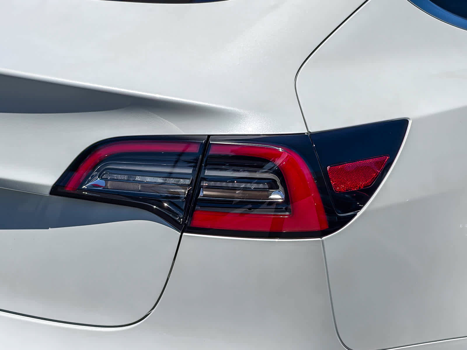 Used 2018 Tesla Model 3 Long Range RWD image 8