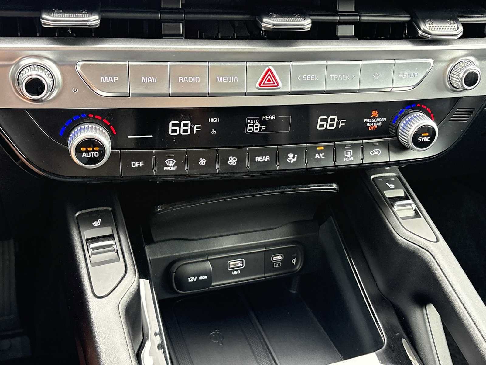 Used 2025 Kia Telluride S AWD/4WD image 18