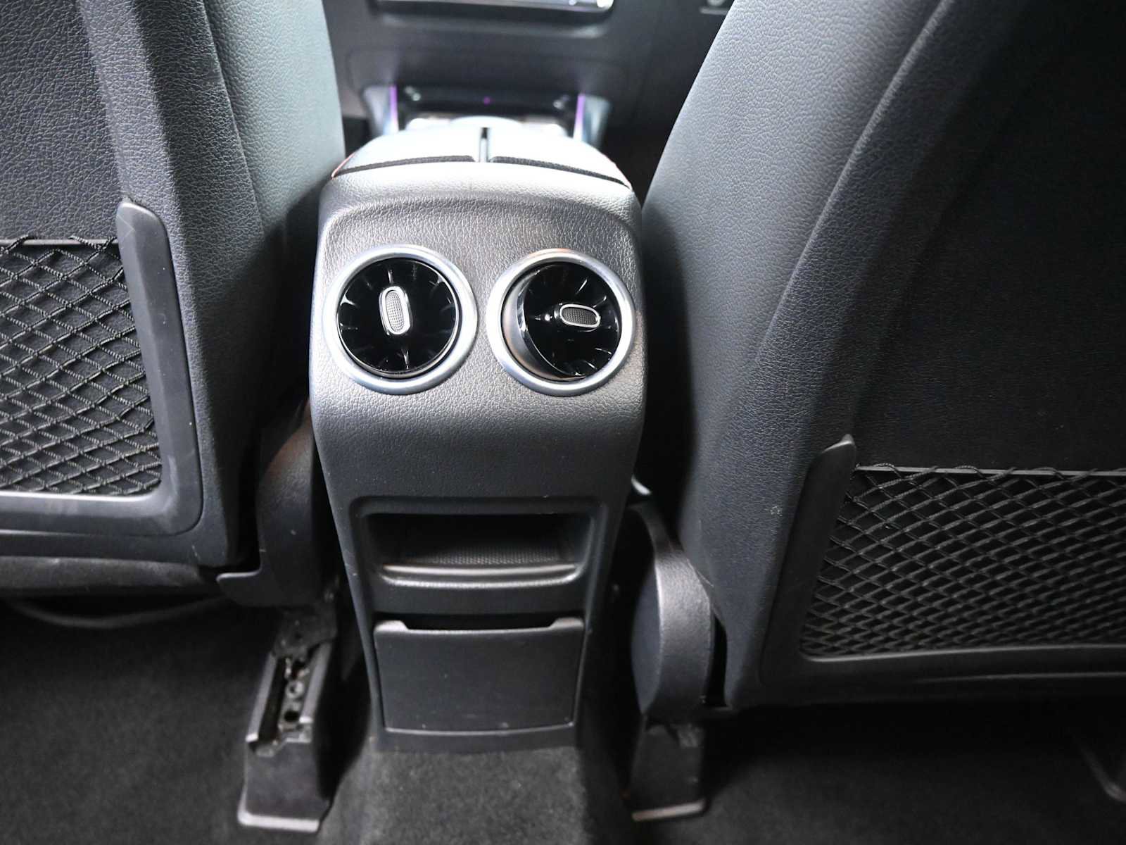 Used 2022 Mercedes-Benz GLB 250 4MATIC image 23