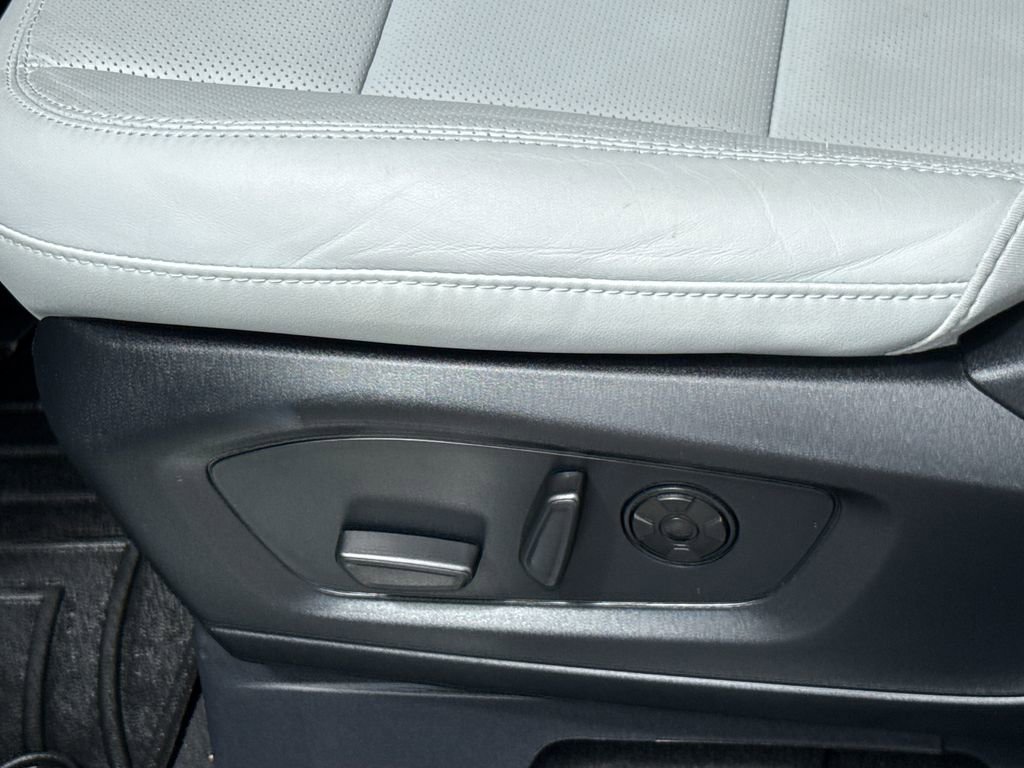 Used 2025 Ford Explorer Platinum w/ Ultimate Package image 26