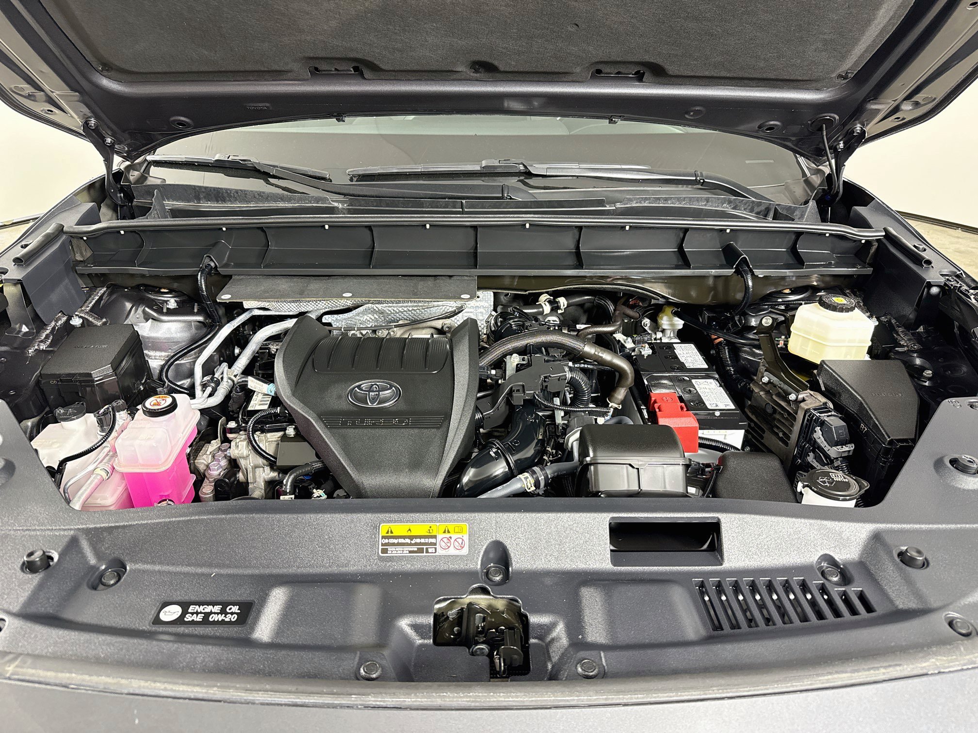 Used 2025 Toyota Highlander LE AWD/4WD image 31