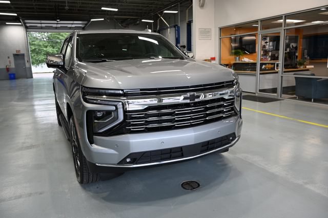 New 2026 Chevrolet Tahoe Premier w/ Sun And Tow Package AWD/4WD image 3