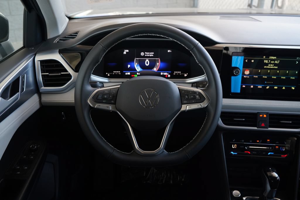 New 2026 Volkswagen Taos SE FWD image 9
